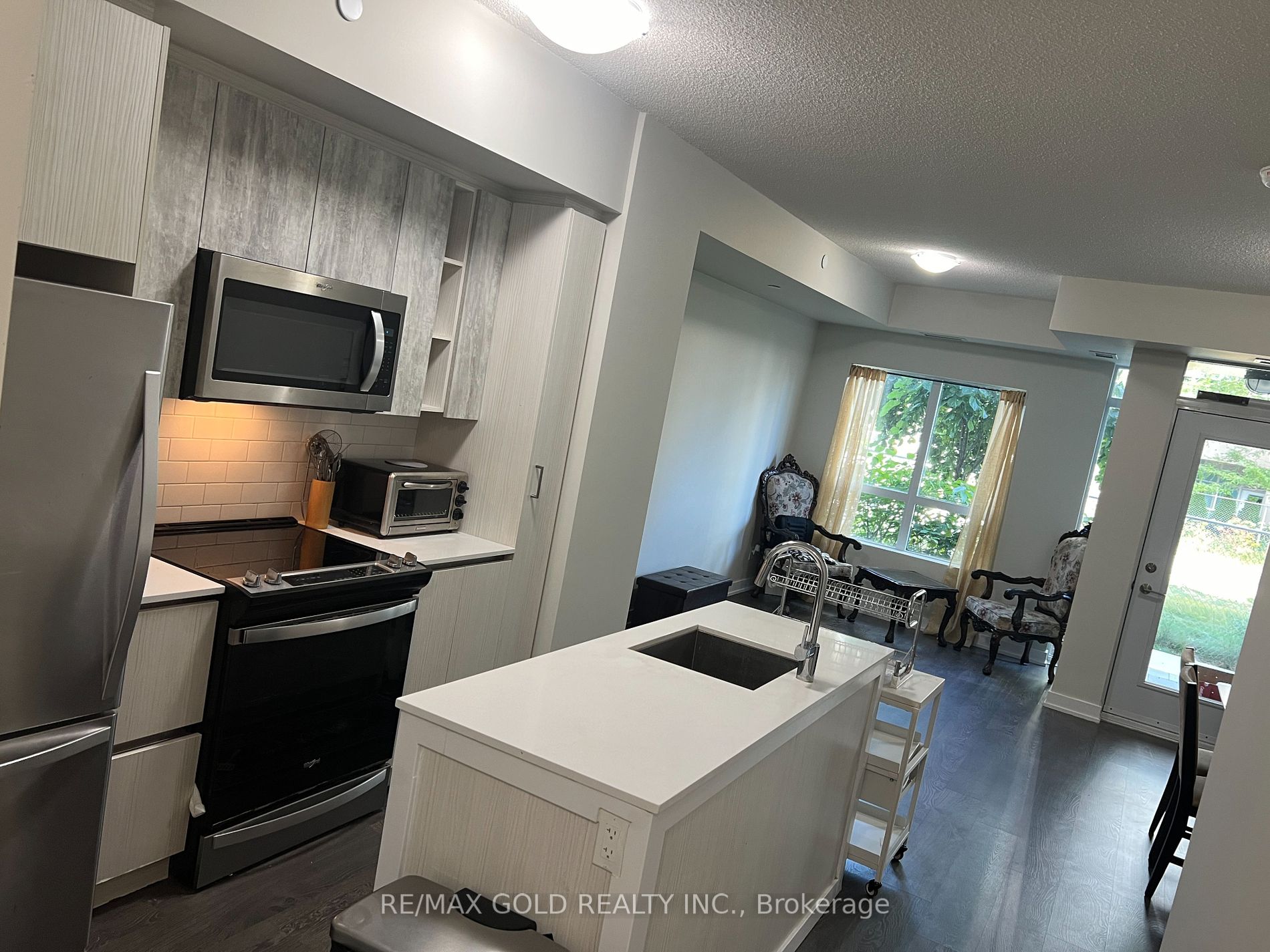251 Manitoba Street, #109