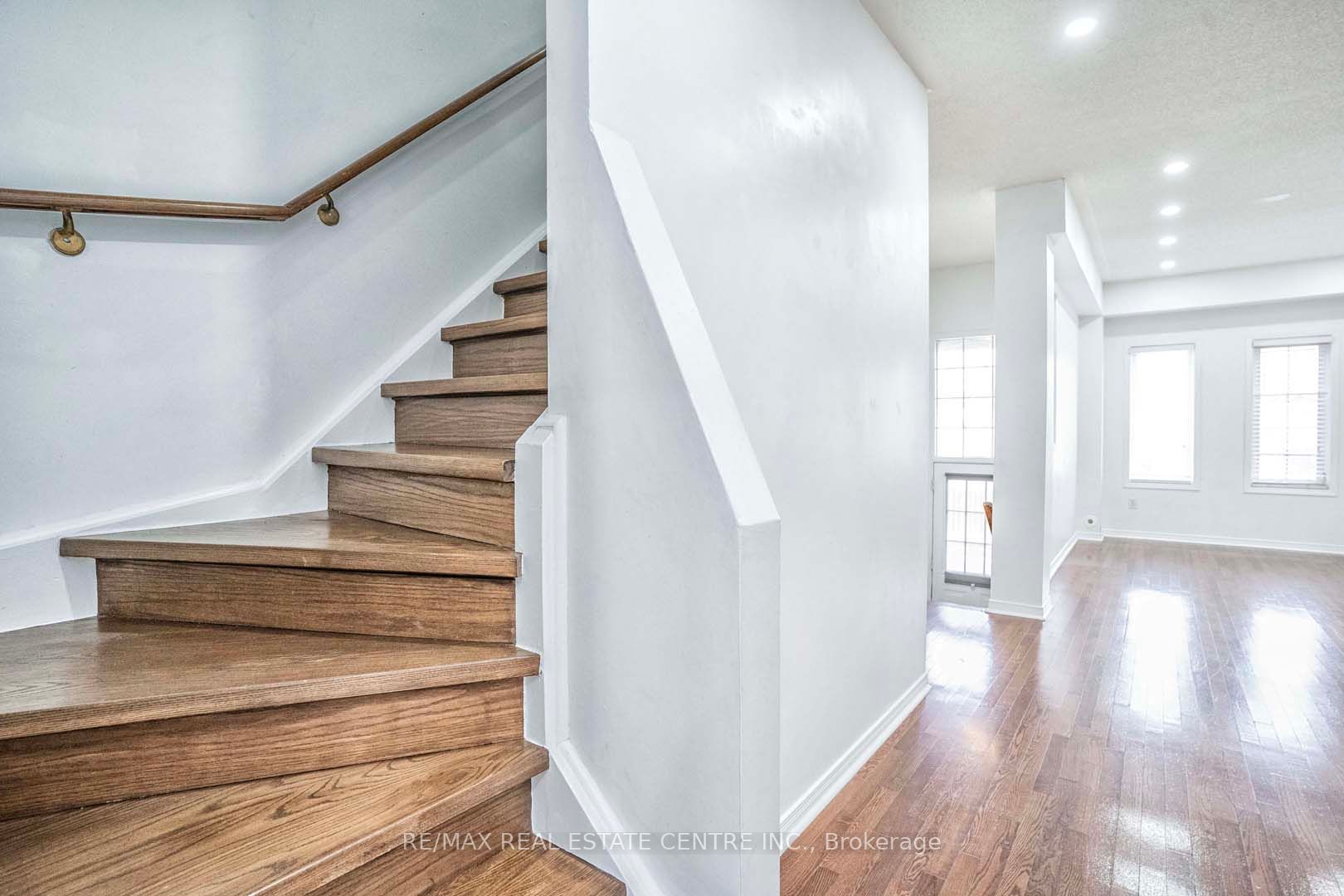 435 Hensall Circle, #176
