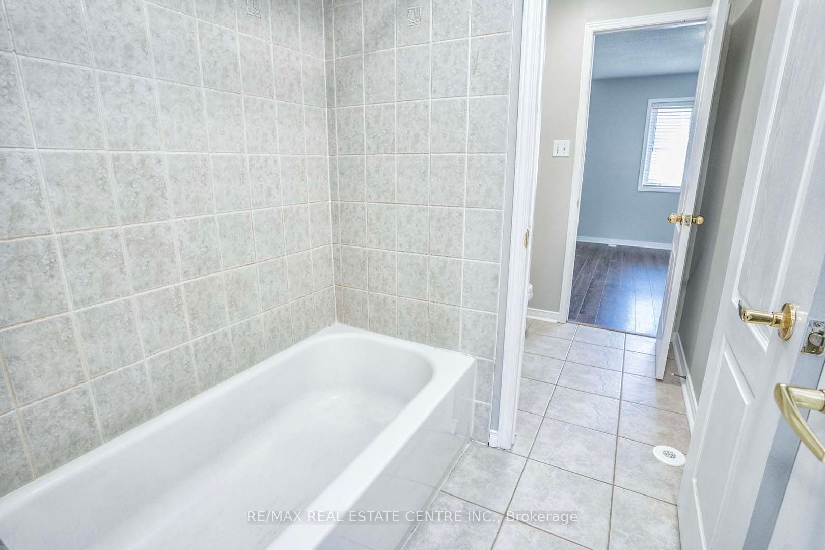 435 Hensall Circle, #176