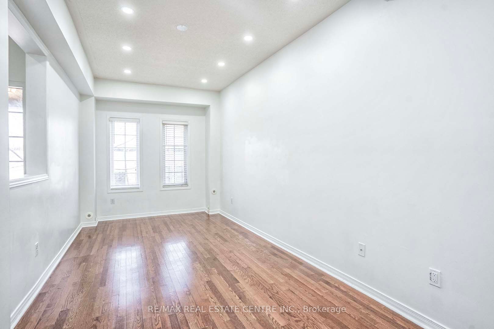 435 Hensall Circle, #176