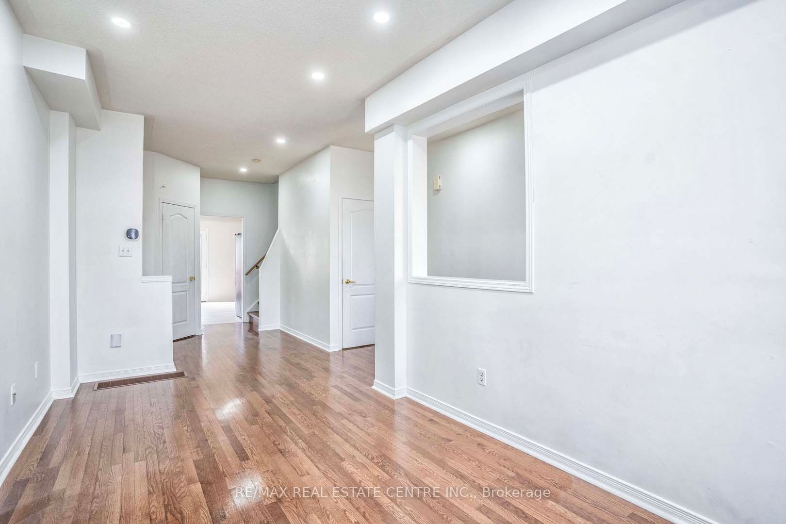435 Hensall Circle, #176