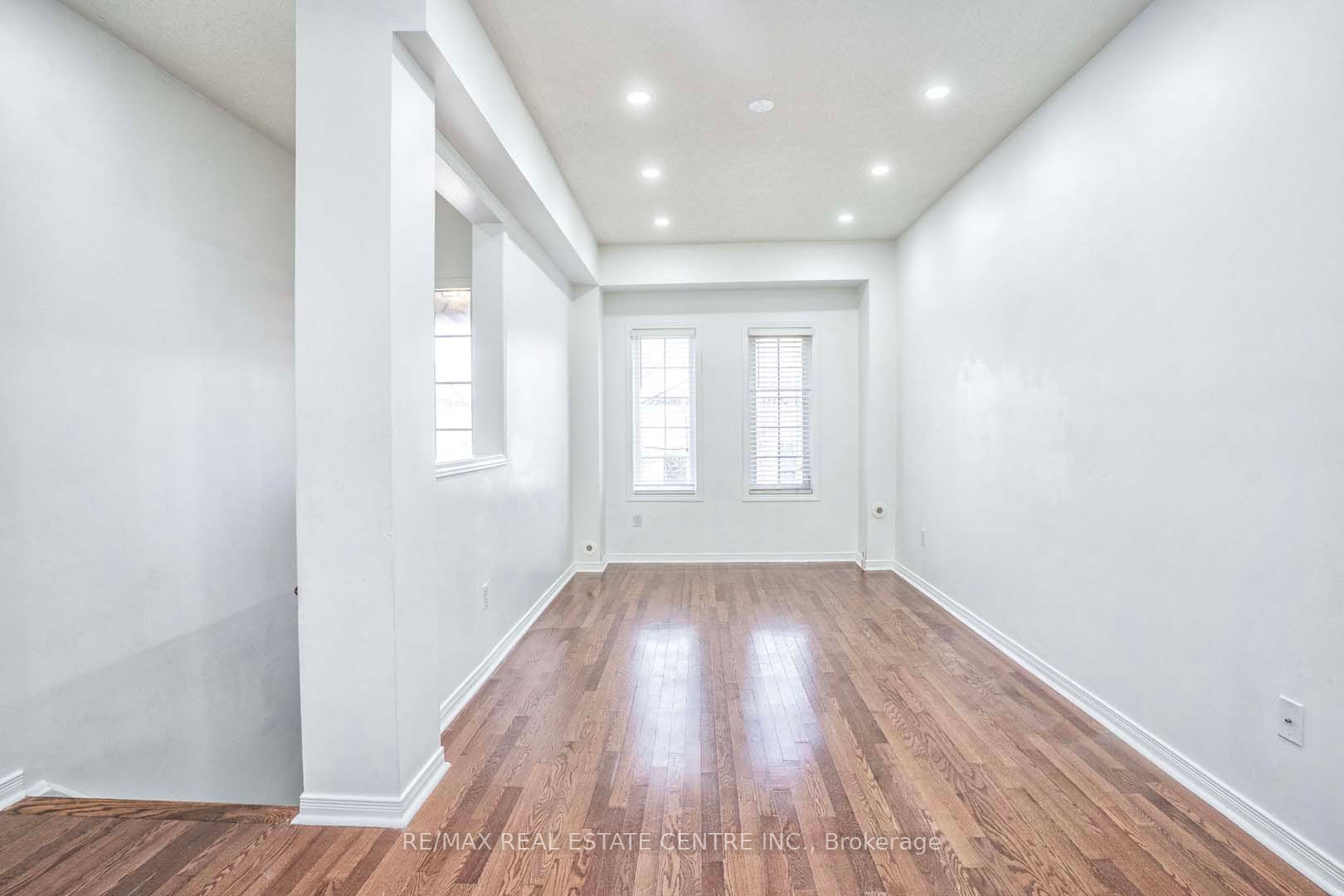 435 Hensall Circle, #176
