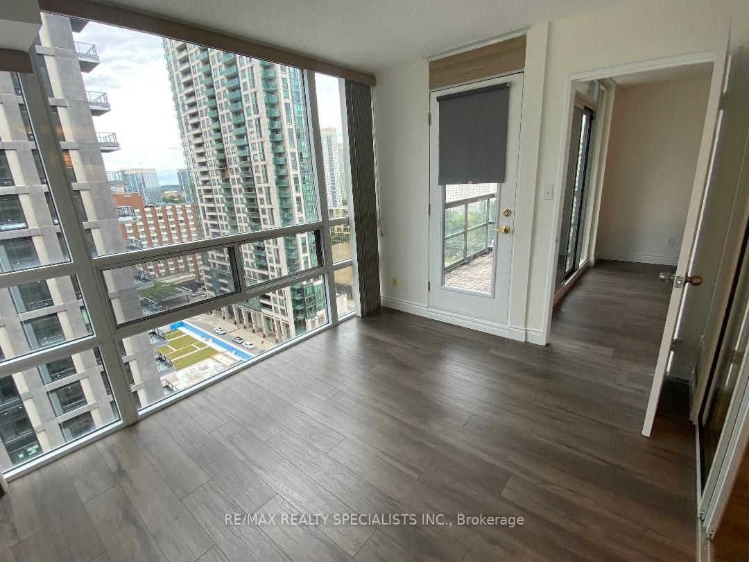 156 Enfield Place, #2001