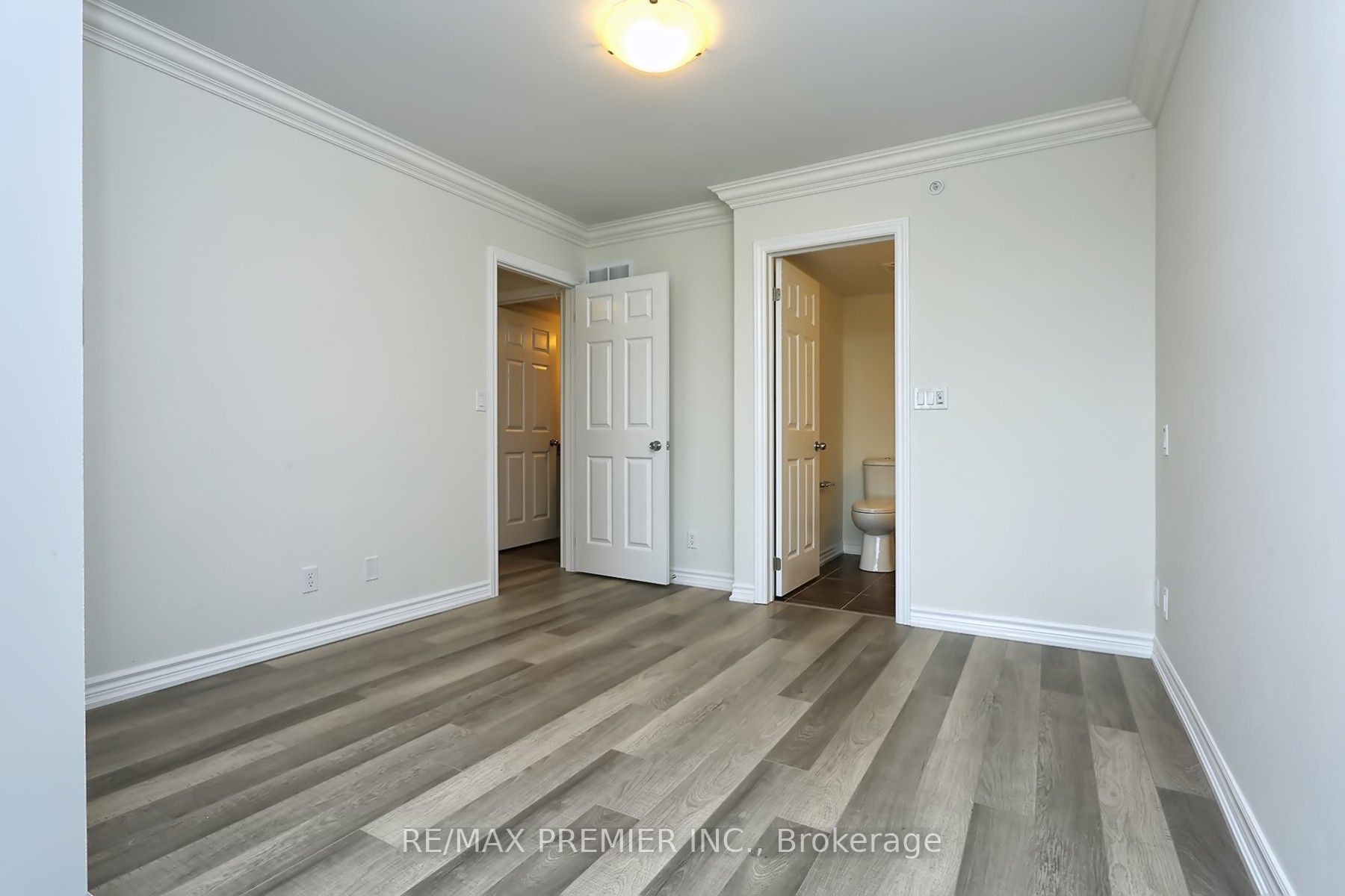 50 Carnation Avenue #147