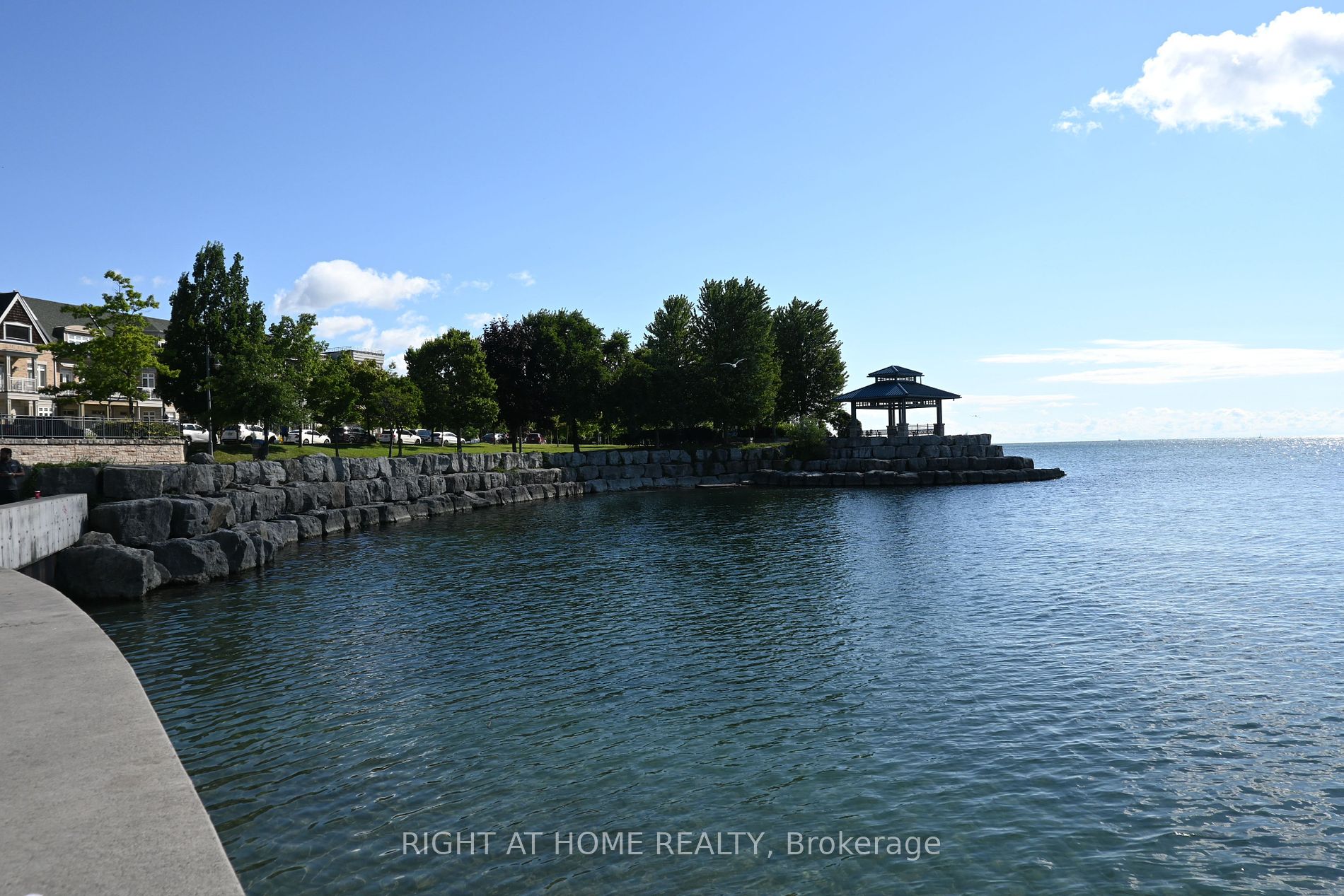 1 Hurontario Street #315