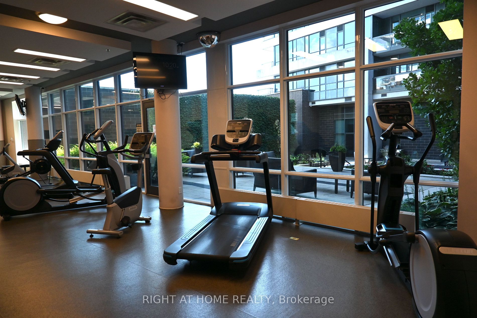1 Hurontario Street #315