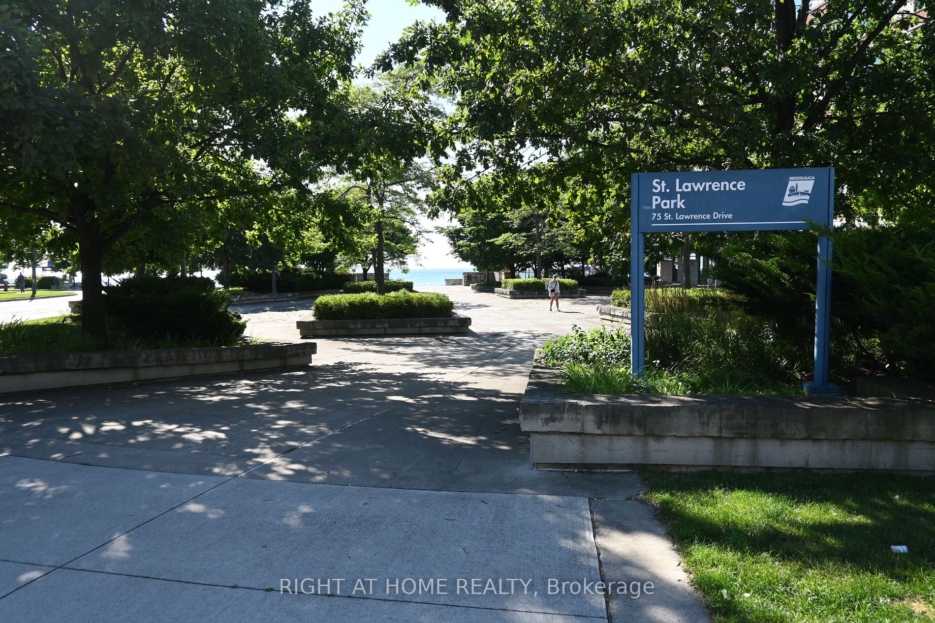 1 Hurontario Street #315