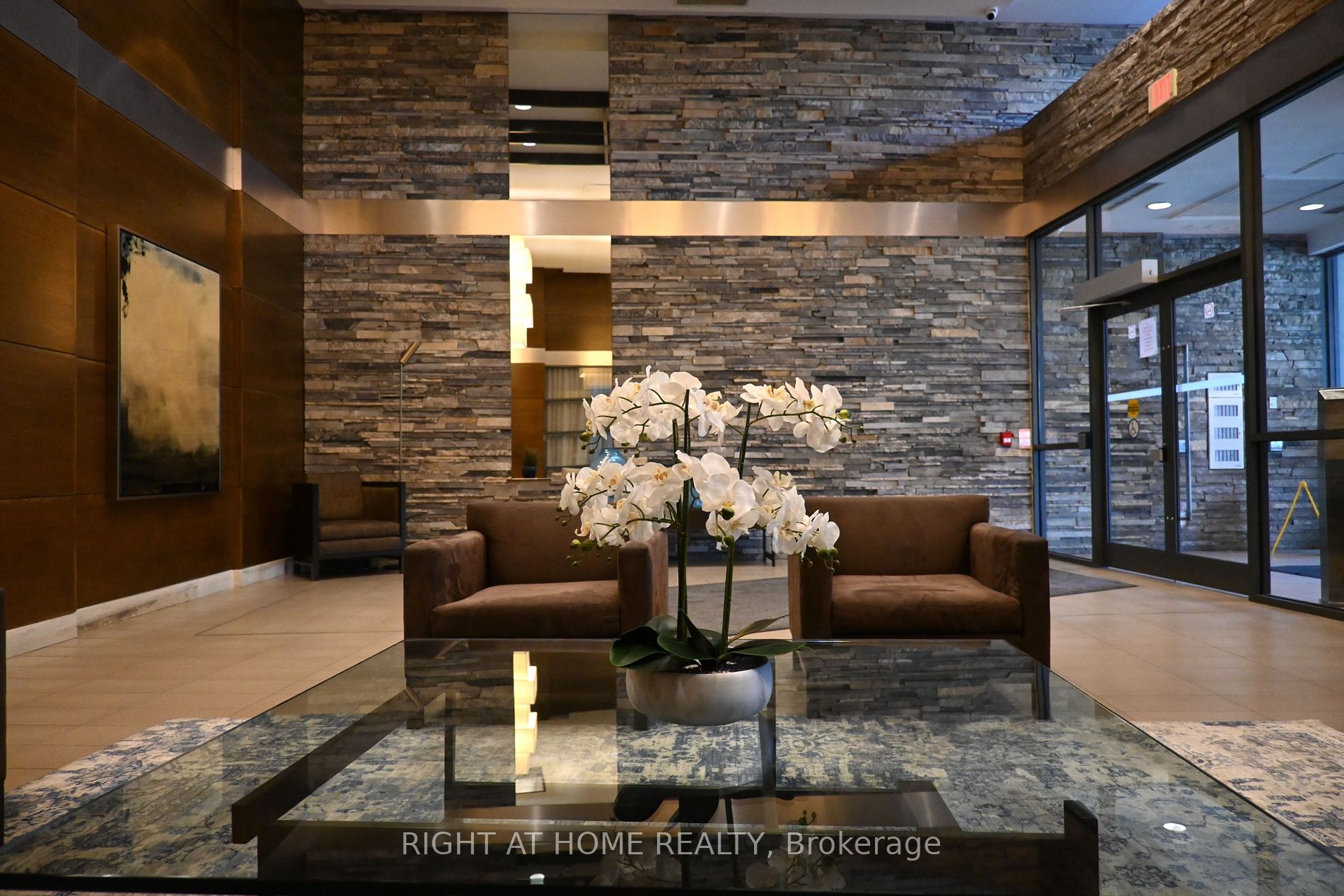 1 Hurontario Street #315