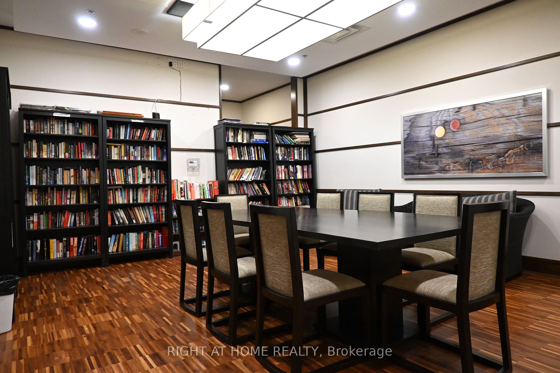 1 Hurontario Street #315