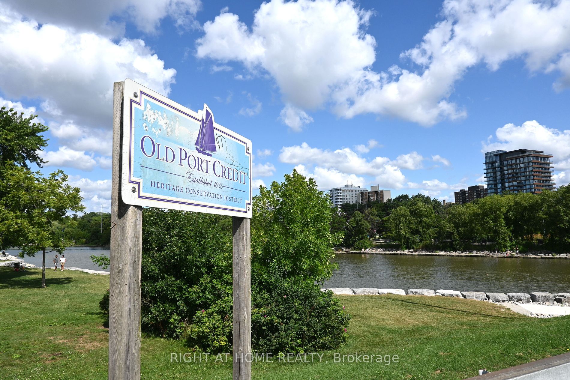 1 Hurontario Street #315