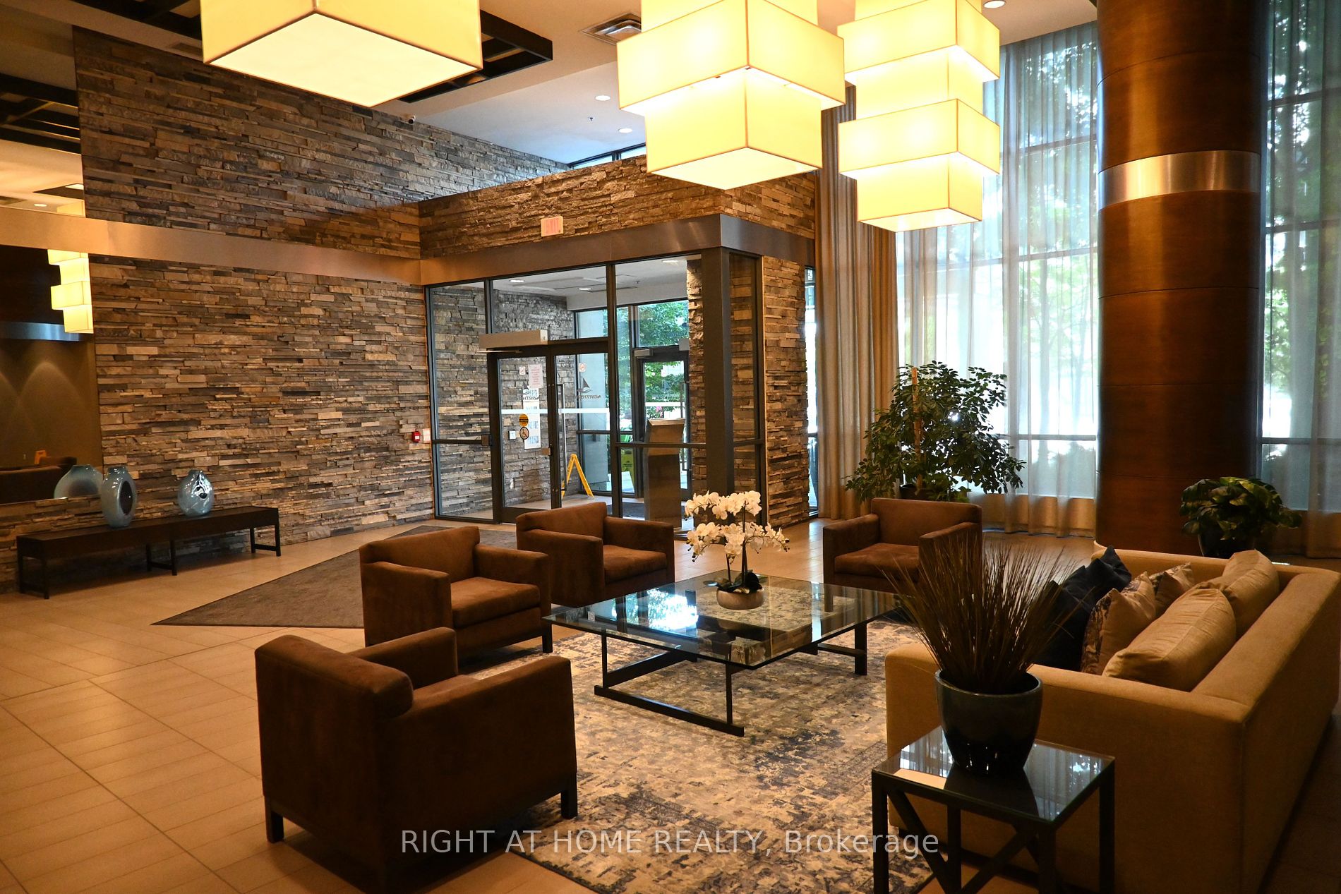 1 Hurontario Street #315