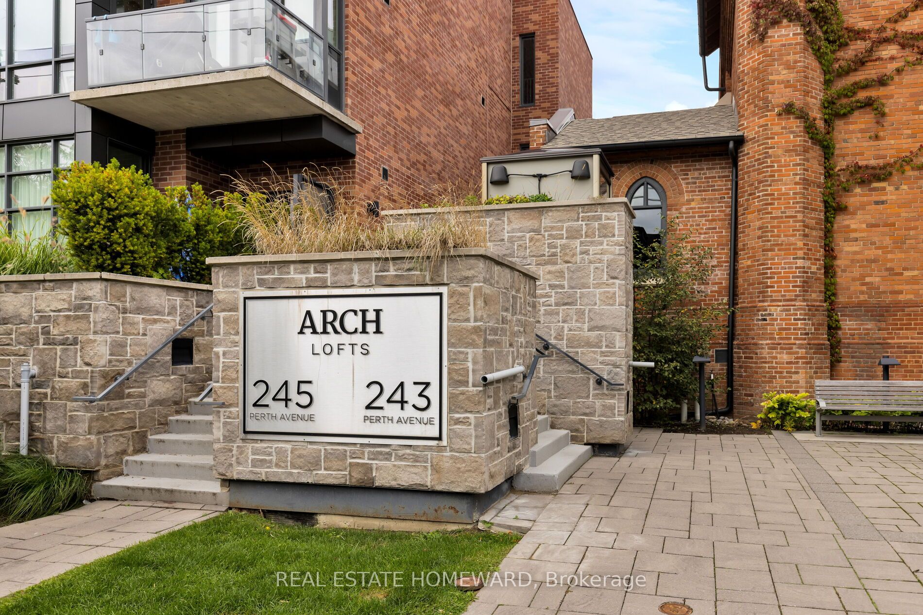 245 Perth Avenue #304