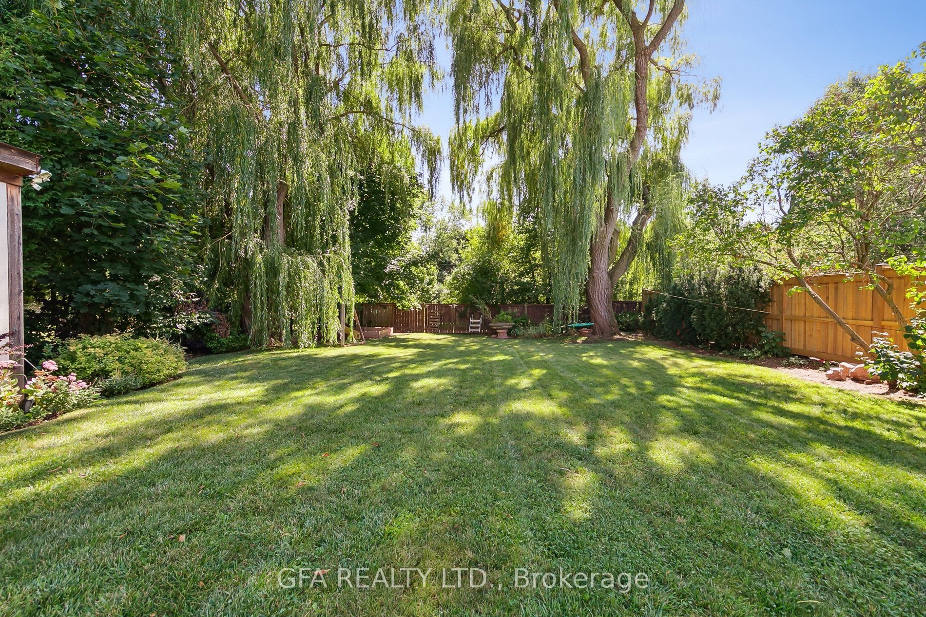 2424 Yolanda Drive