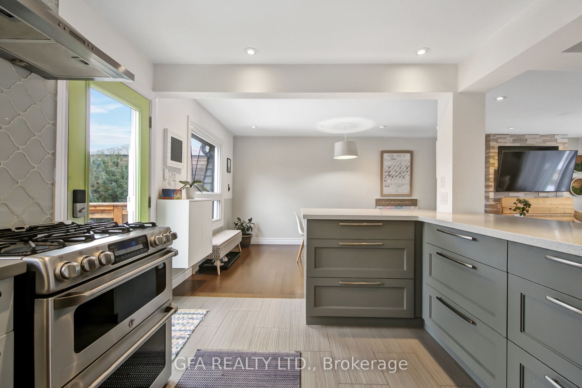 2424 Yolanda Drive