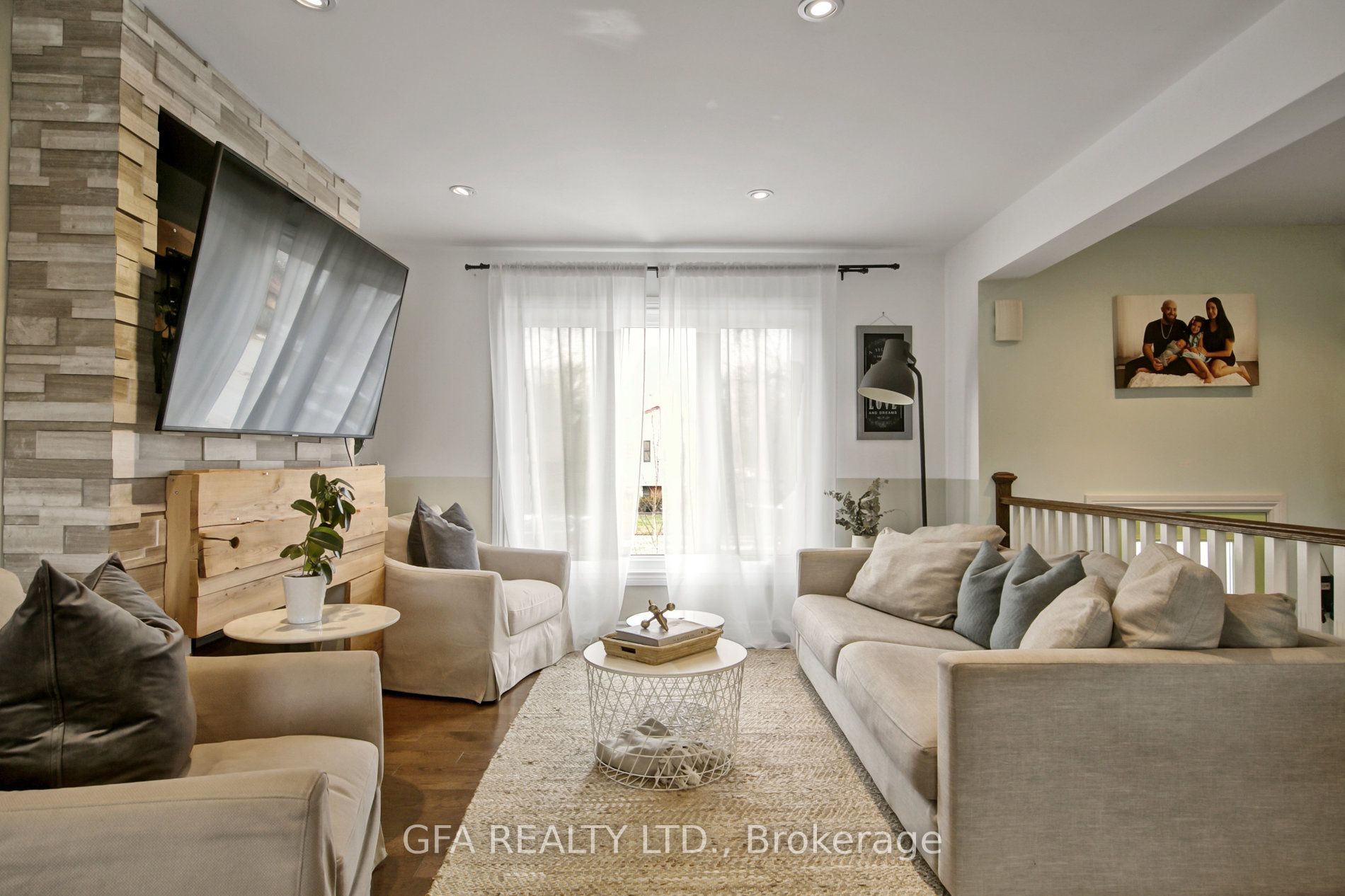 2424 Yolanda Drive