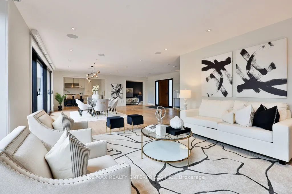 1266 Minaki Road
