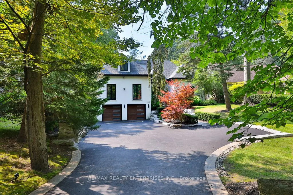 1266 Minaki Road