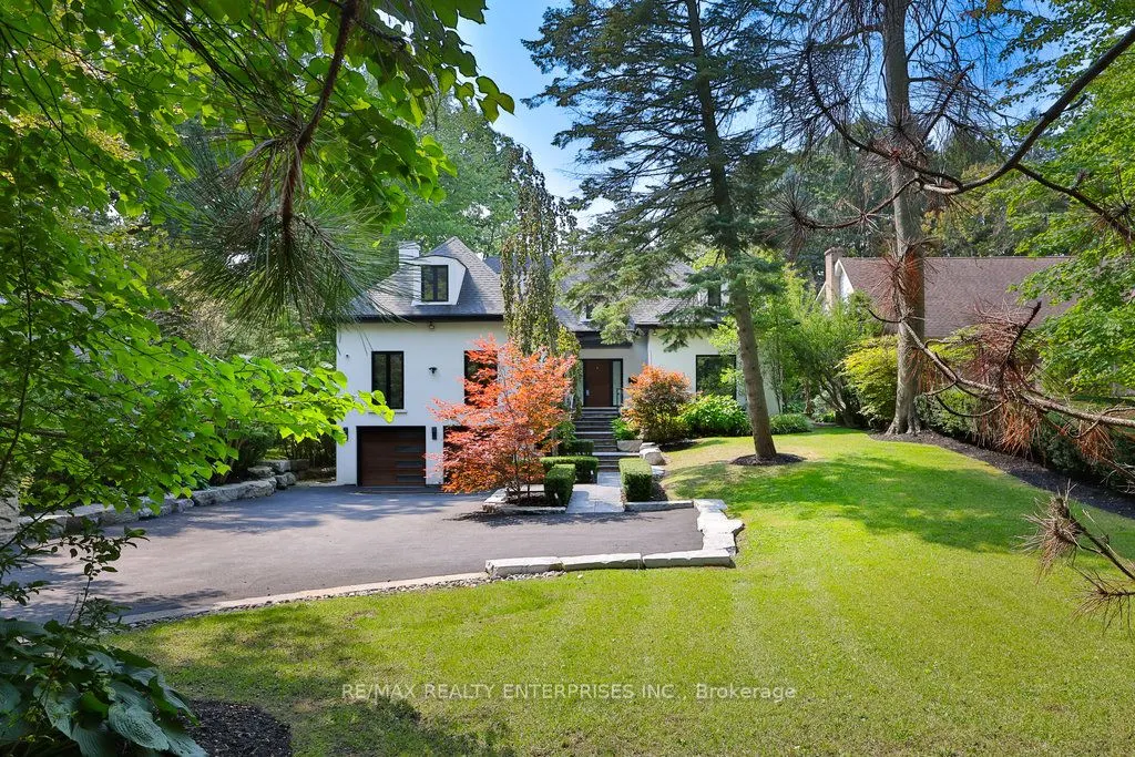 1266 Minaki Road