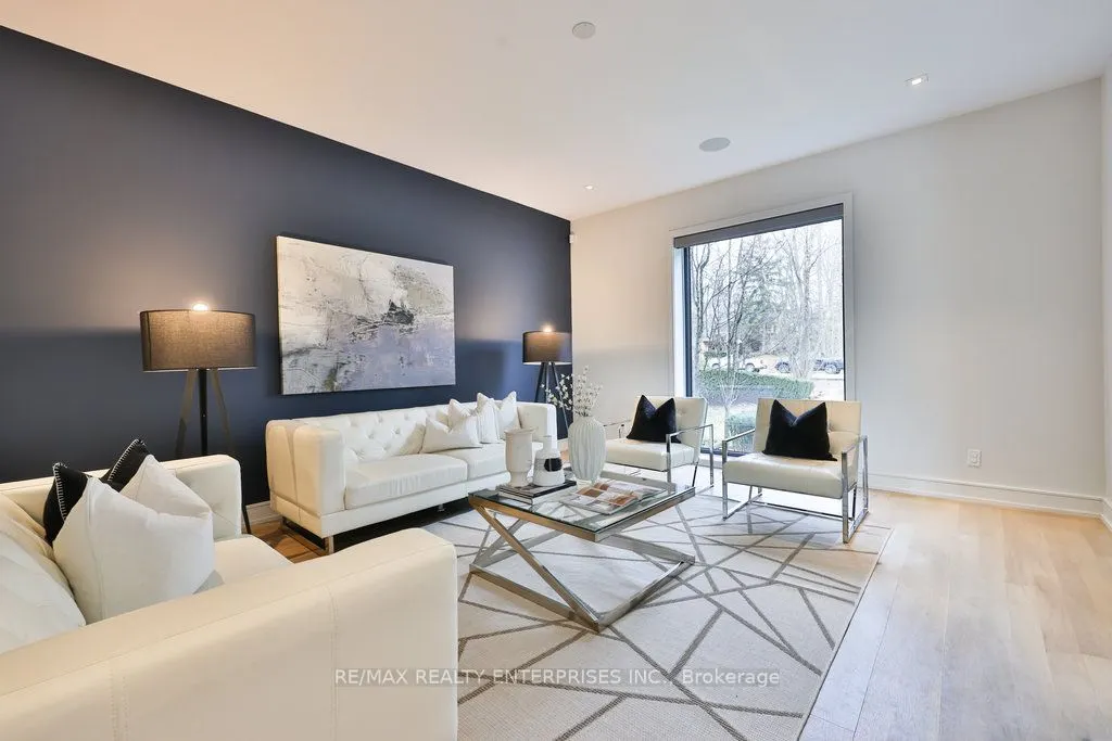 1266 Minaki Road
