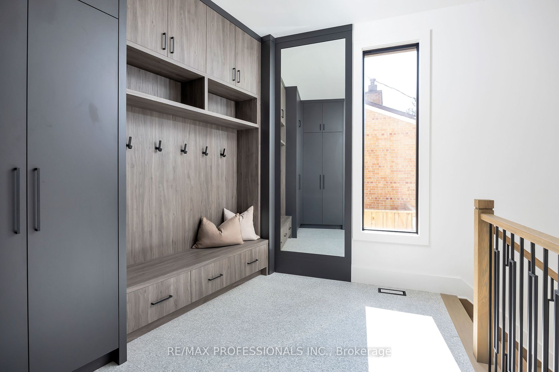 15 Edenbrook Hill