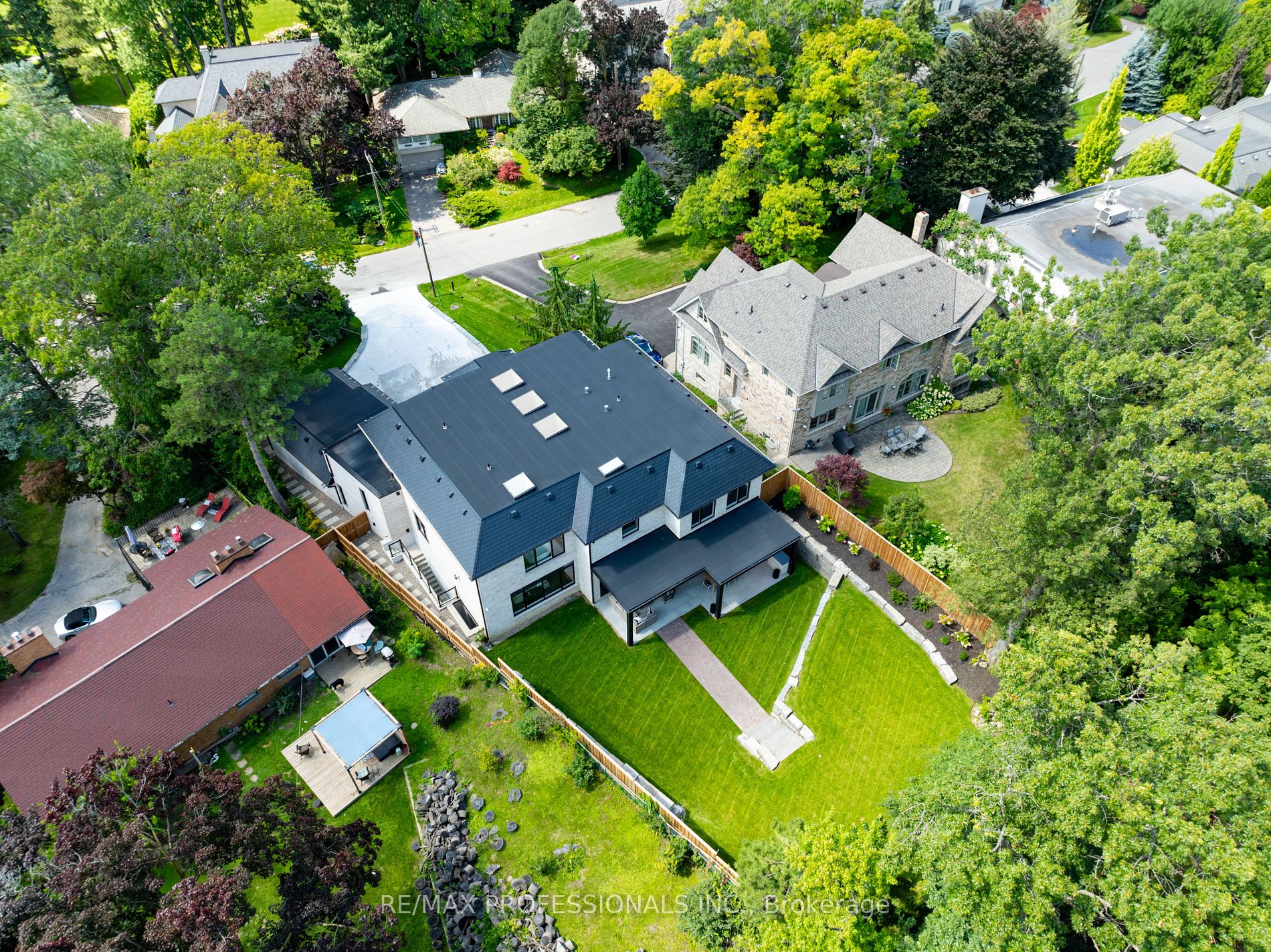 15 Edenbrook Hill