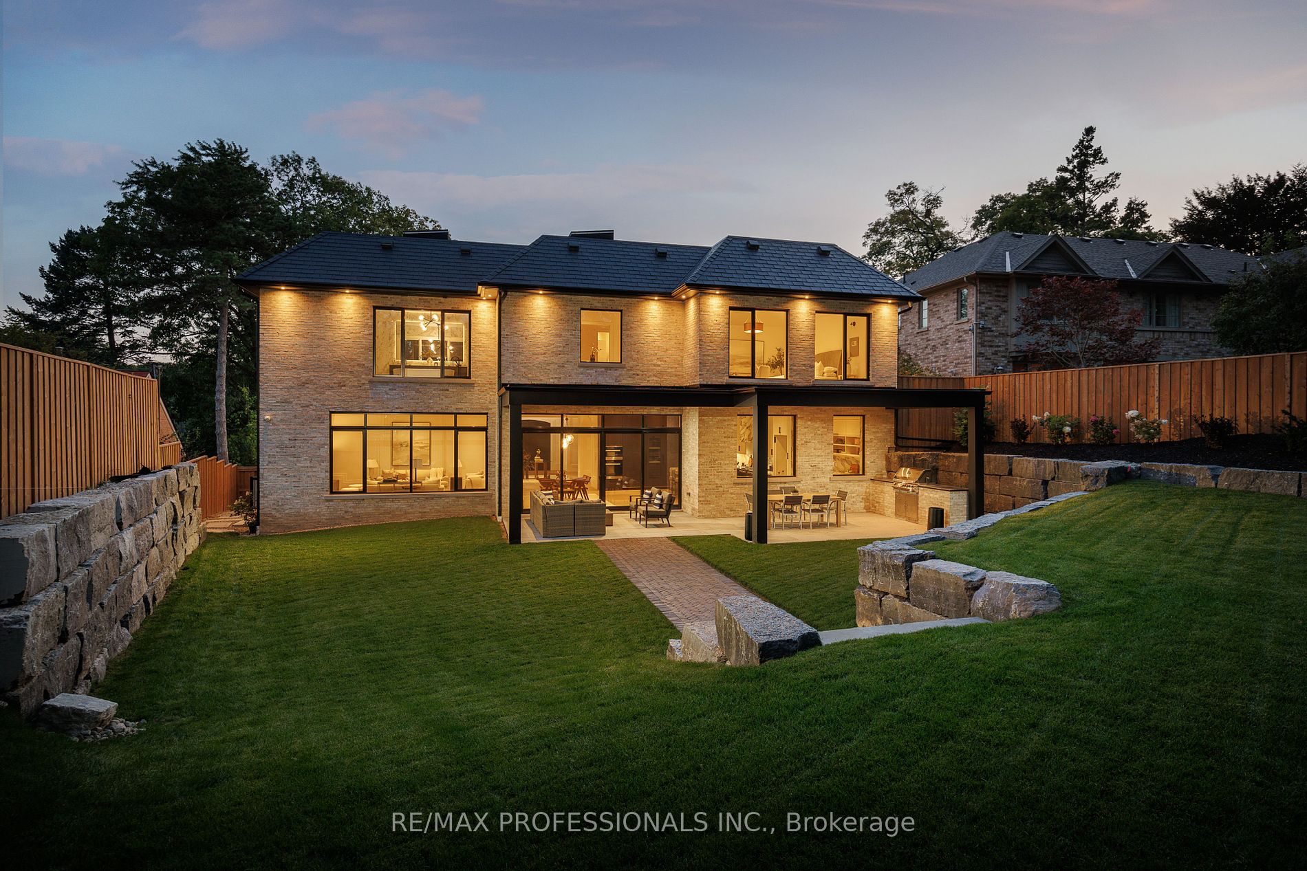 15 Edenbrook Hill