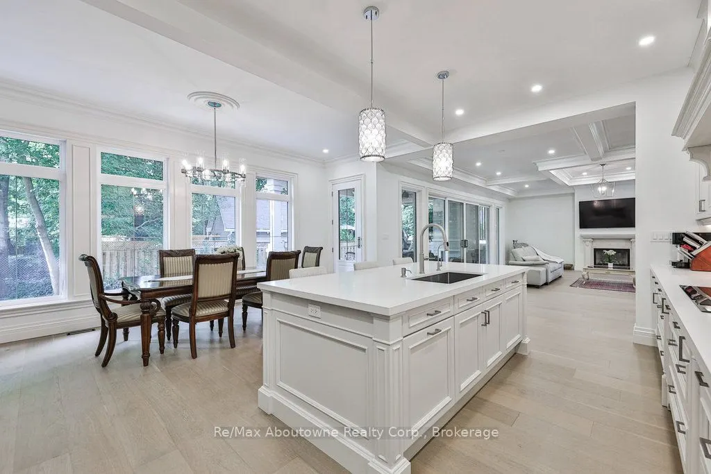 2409 Lakeshore Road