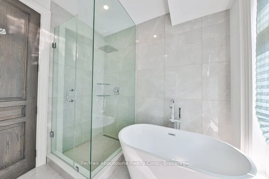 2409 Lakeshore Road