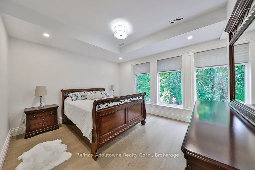 2409 Lakeshore Road
