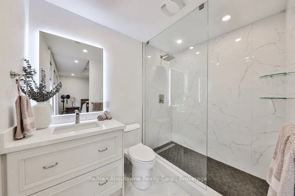 2409 Lakeshore Road