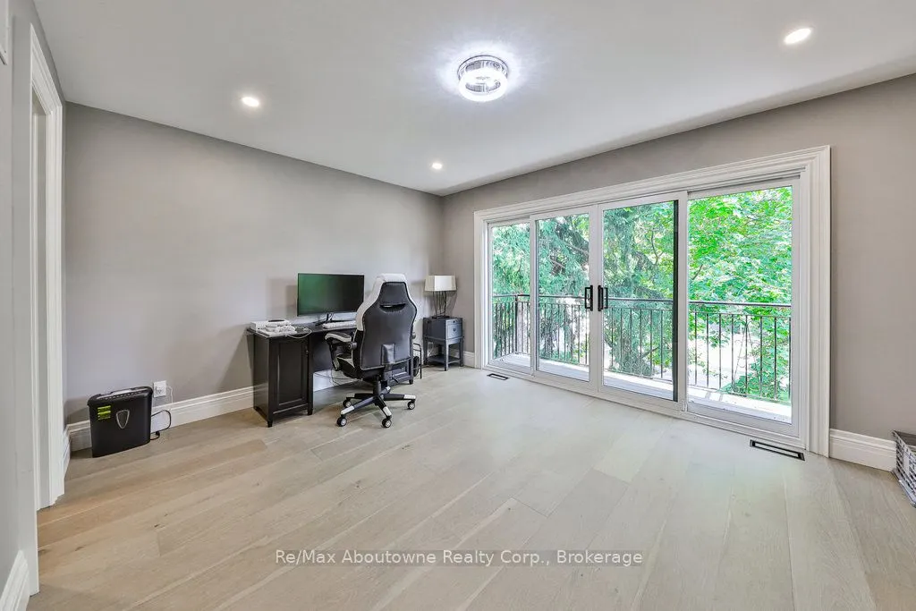 2409 Lakeshore Road