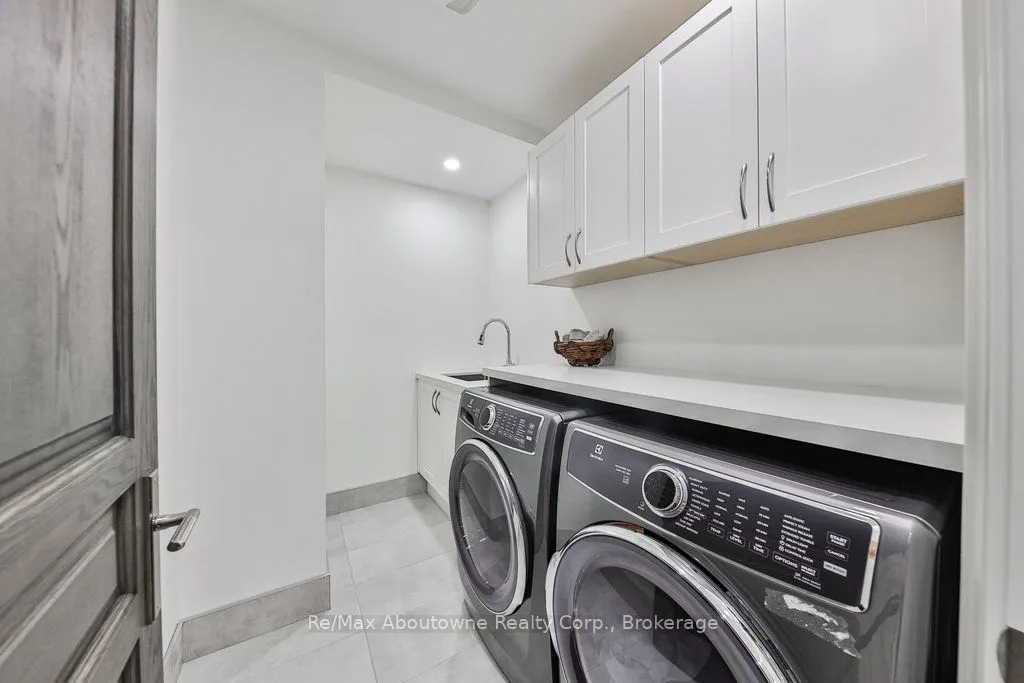 2409 Lakeshore Road