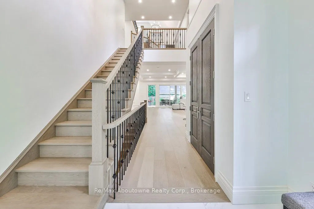 2409 Lakeshore Road