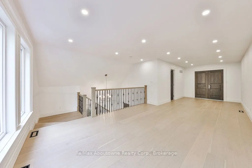 2409 Lakeshore Road