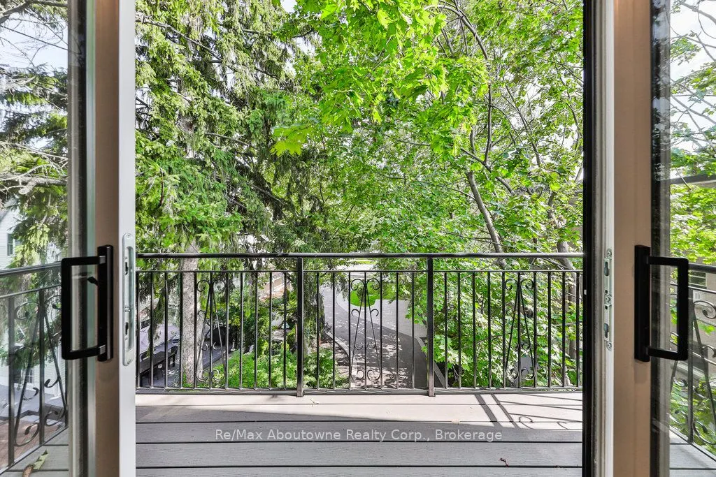 2409 Lakeshore Road