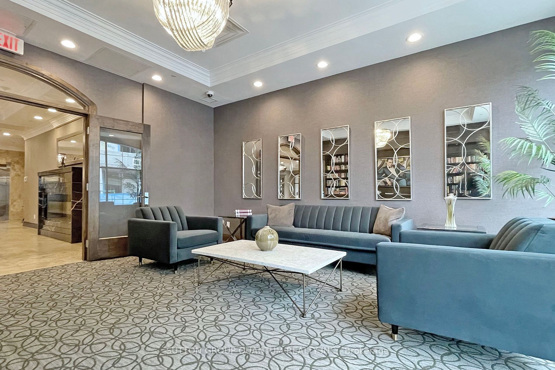 205 Lakeshore Road W, #304
