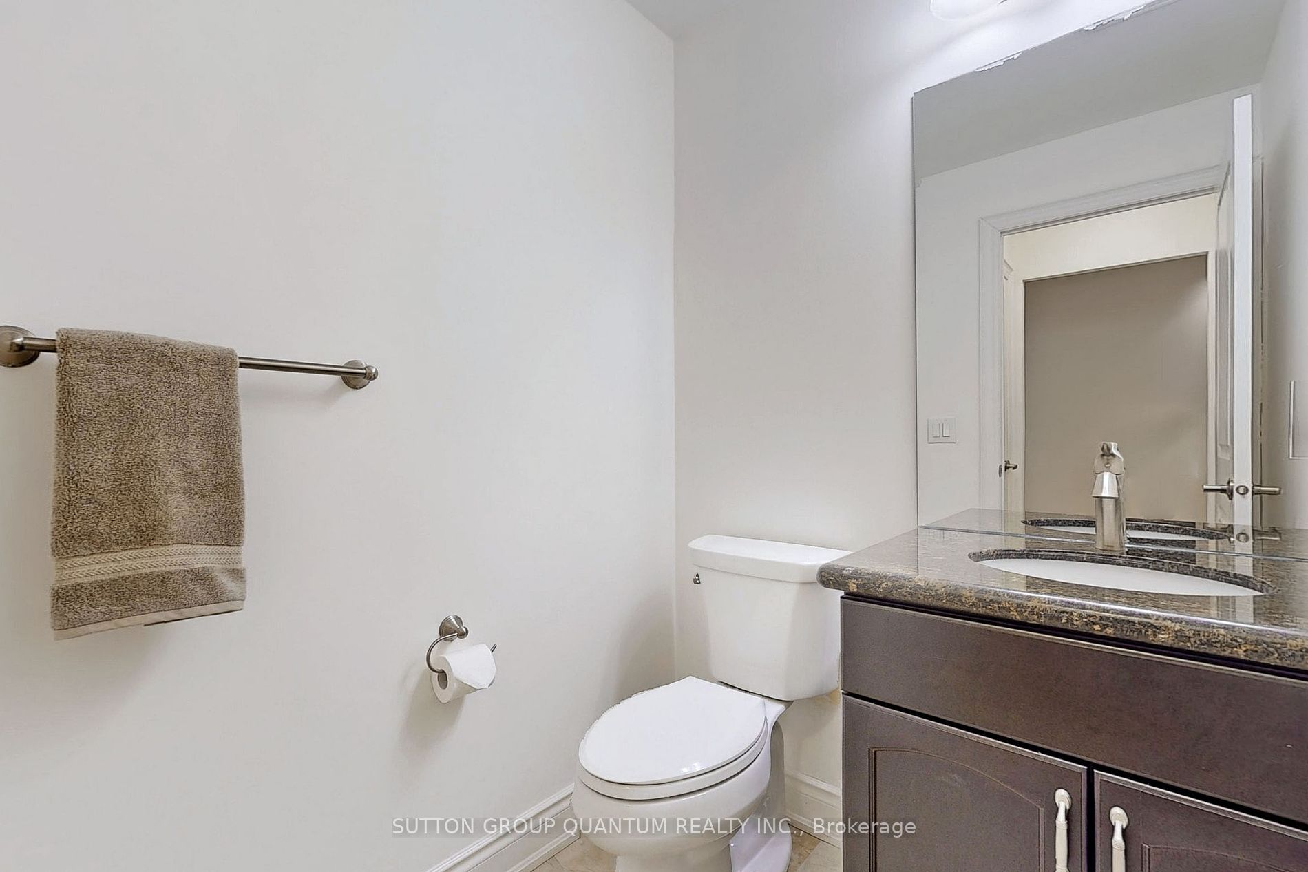 205 Lakeshore Road W, #304