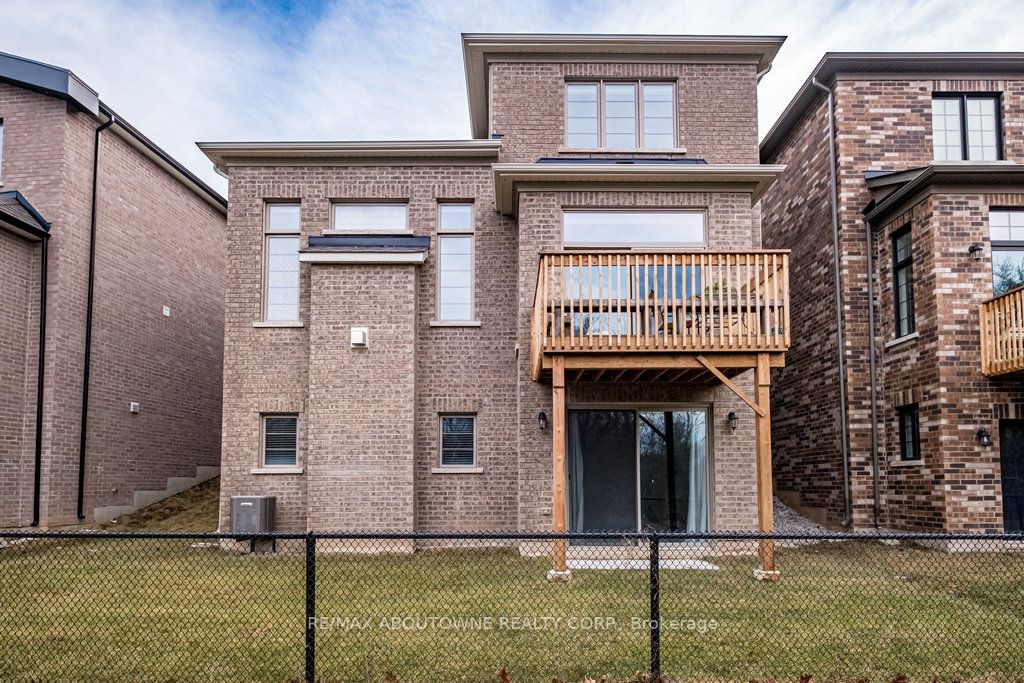 1456 Ford Strathy Crescent