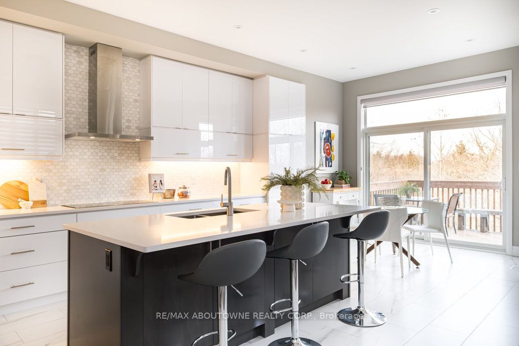 1456 Ford Strathy Crescent