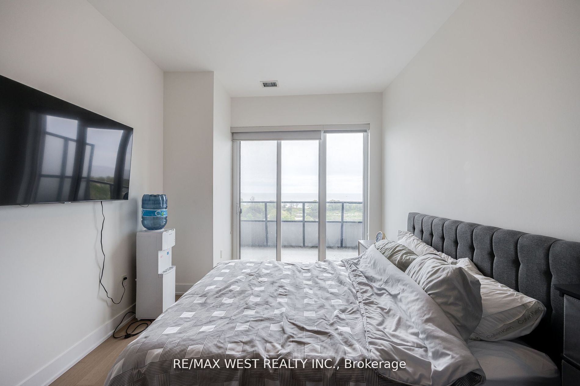 20 Shore Breeze Drive, #702