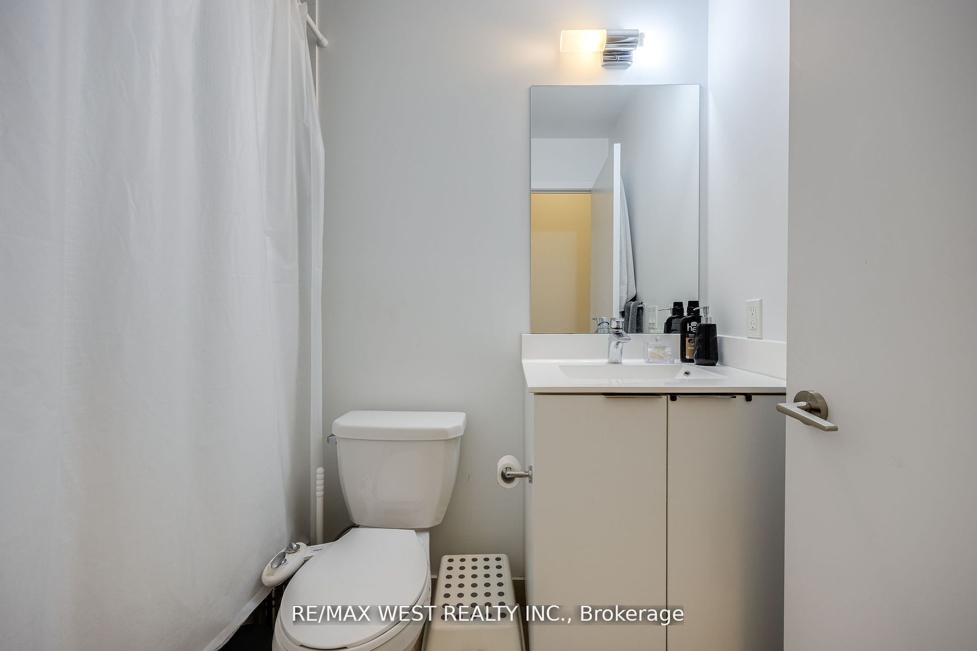 20 Shore Breeze Drive, #702