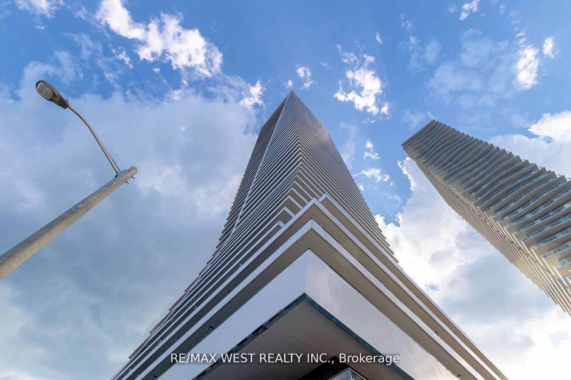 20 Shore Breeze Drive, #702