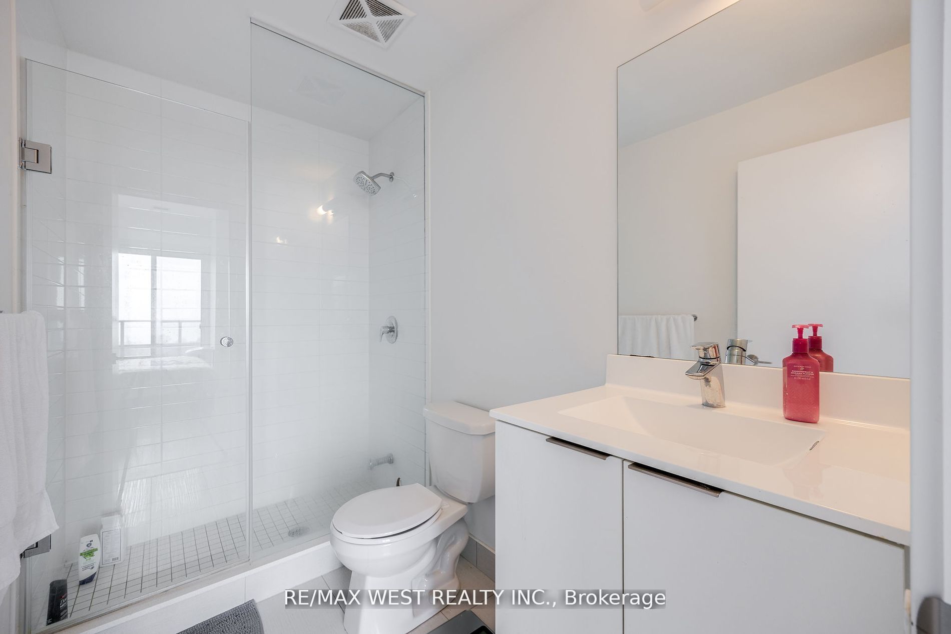 20 Shore Breeze Drive, #702