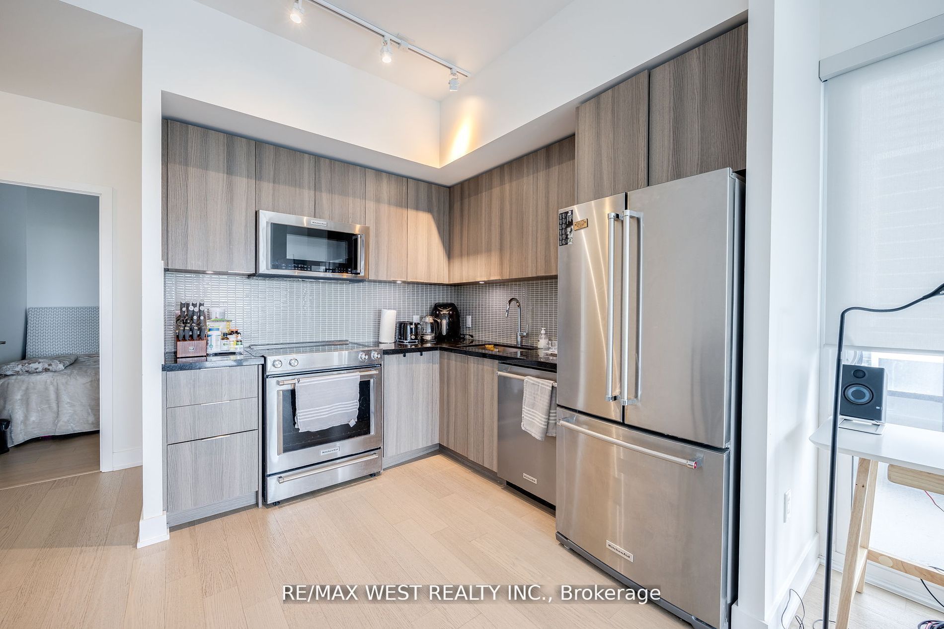 20 Shore Breeze Drive, #702