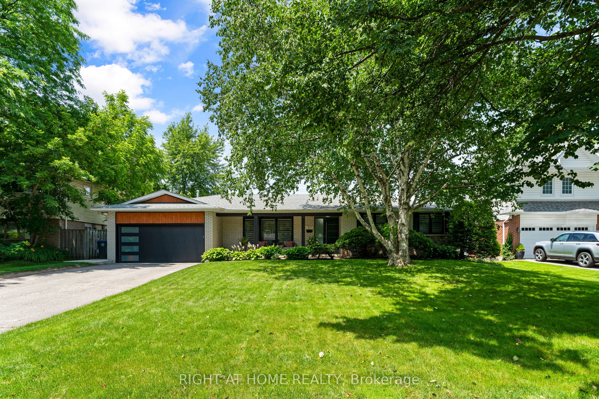 1357 Saginaw Crescent