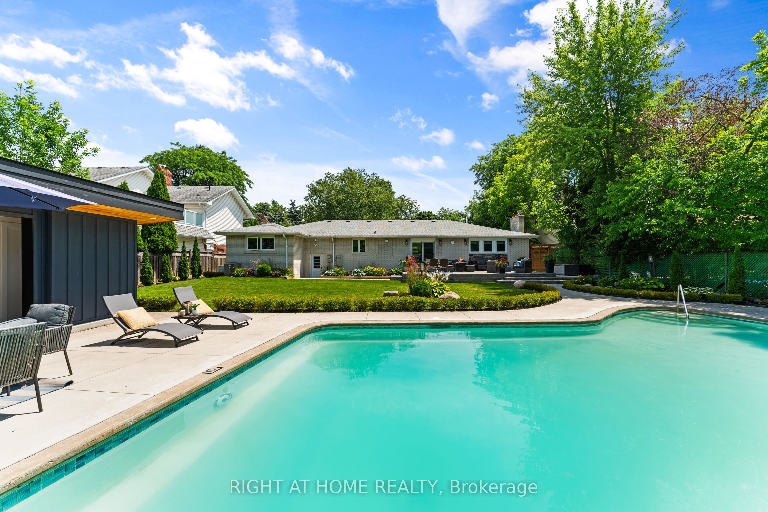 1357 Saginaw Crescent