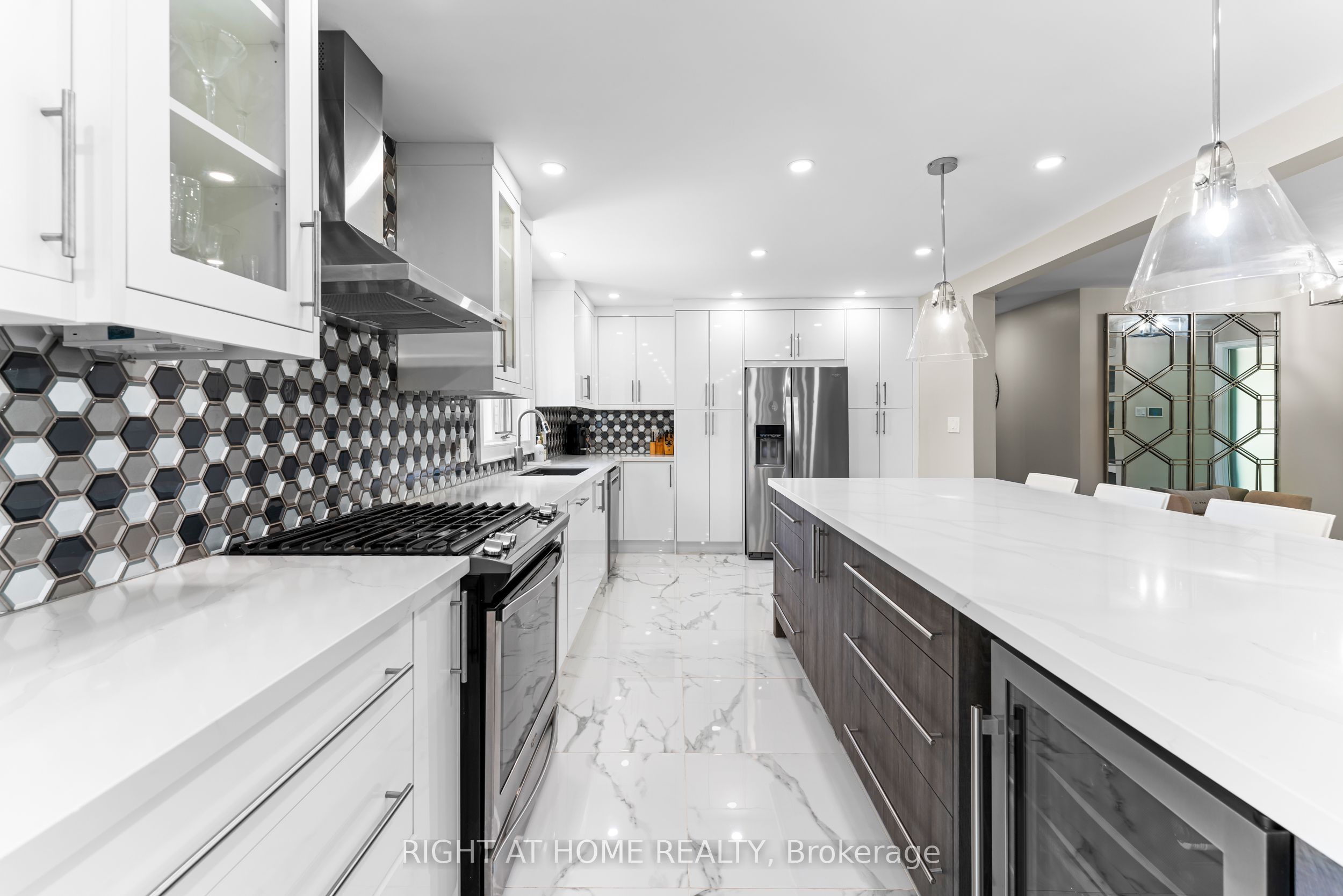 1357 Saginaw Crescent