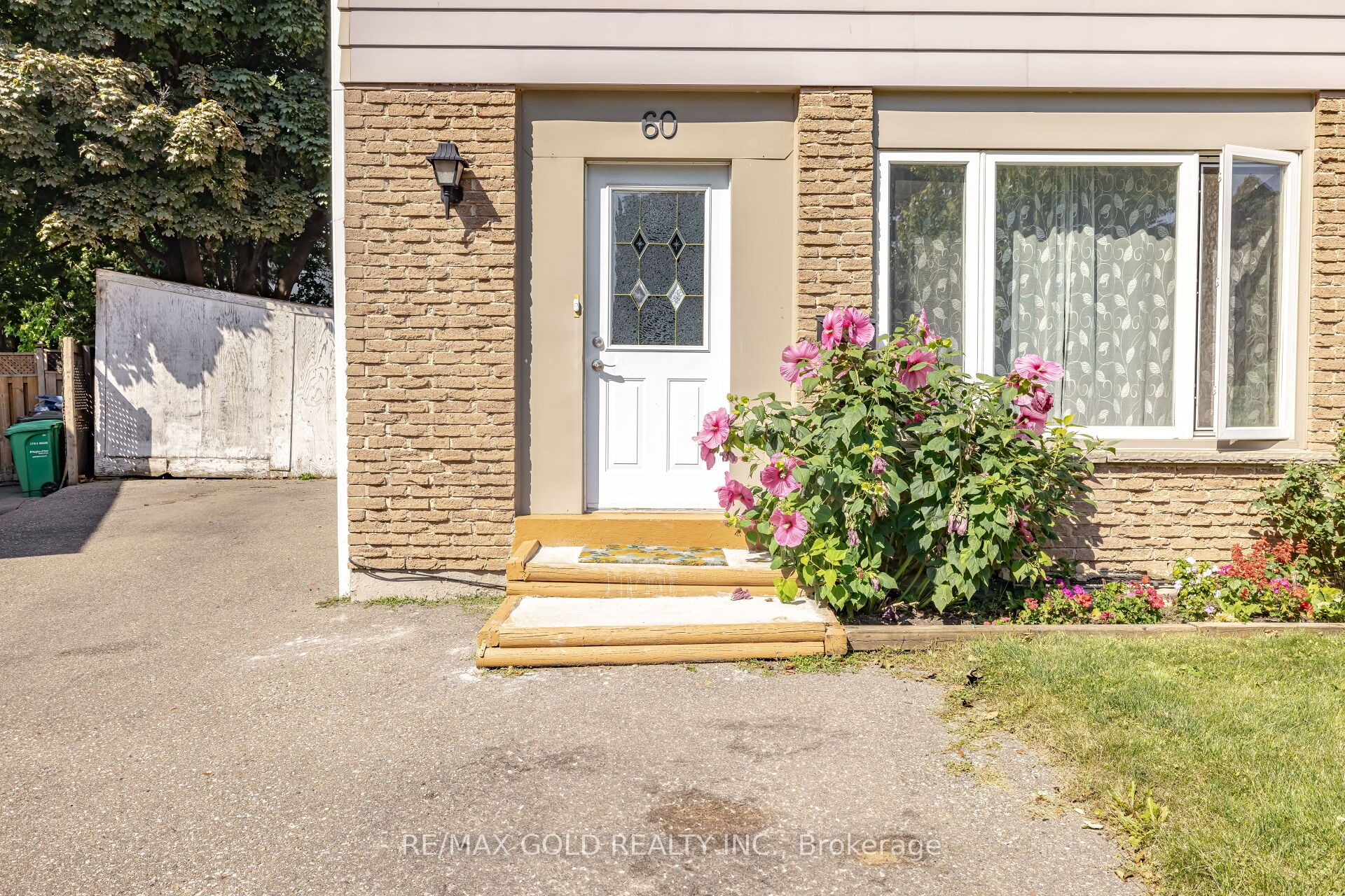 60 Chipwood Crescent