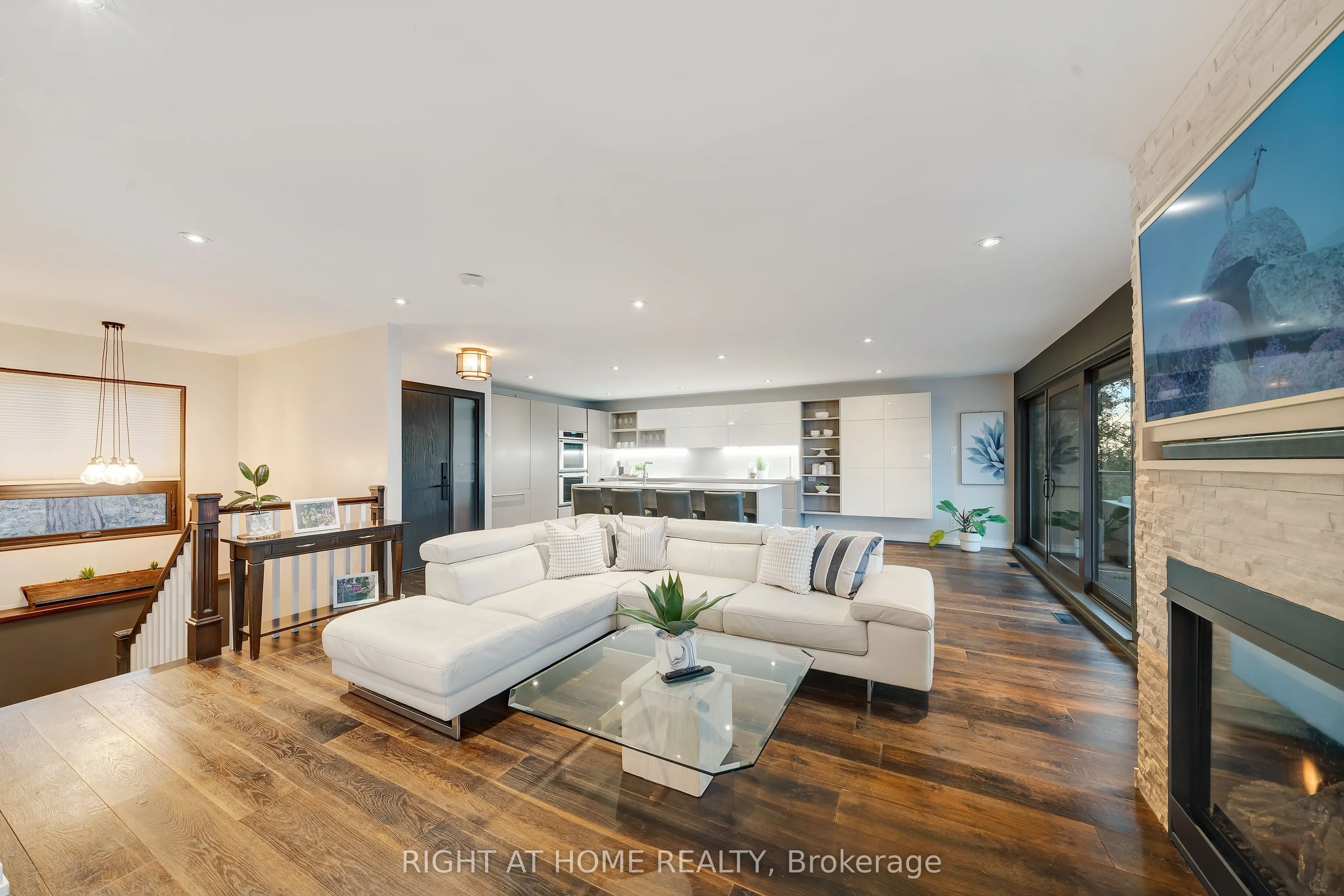 868 Danforth Place