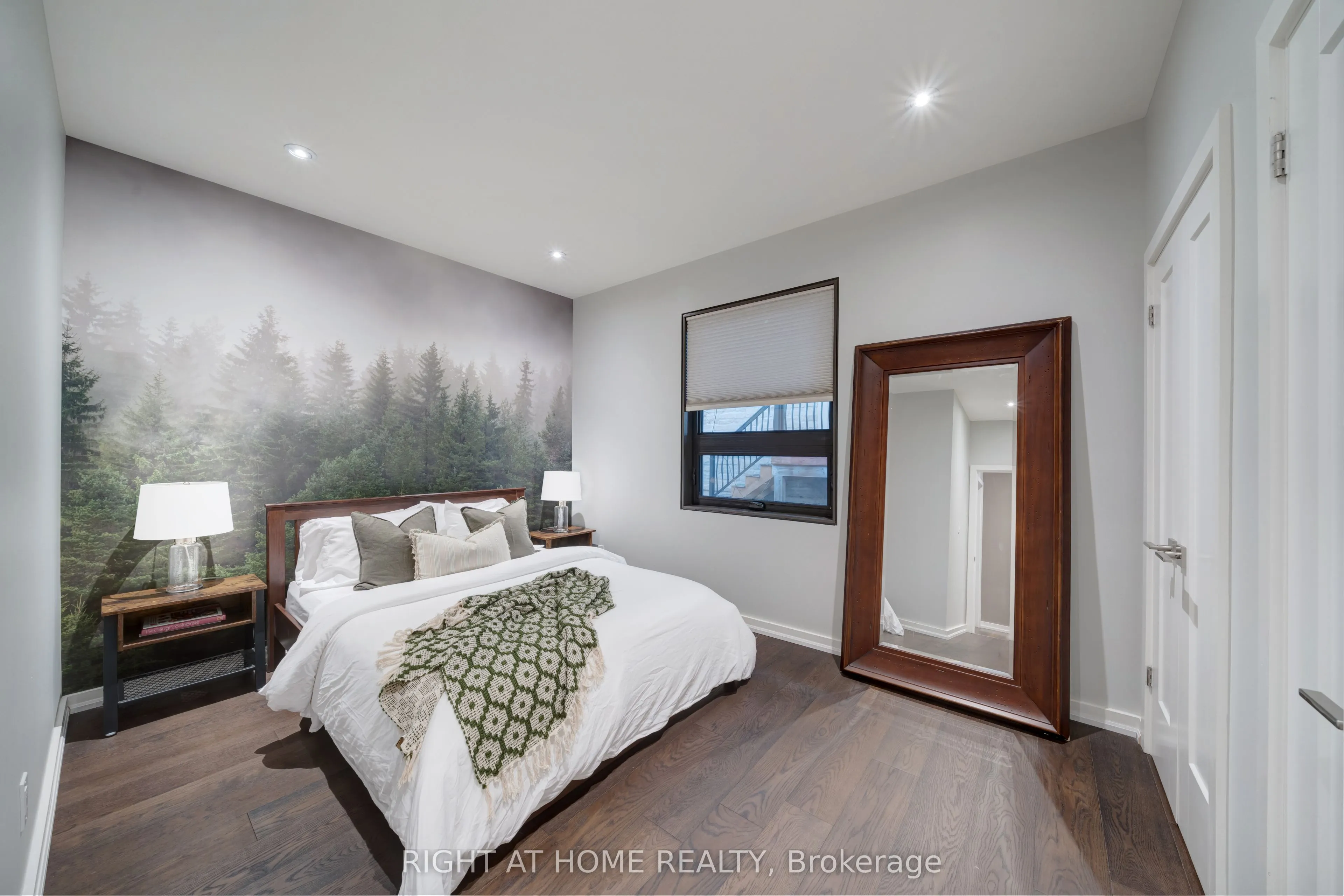 868 Danforth Place